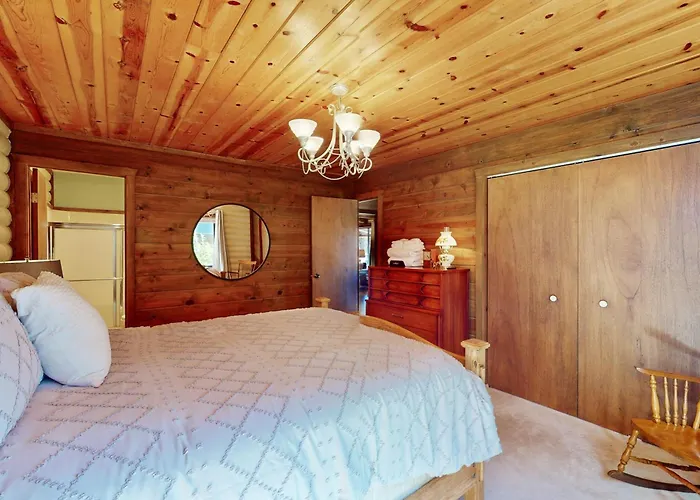 Whispering Pines Lakehouse Munds Park
